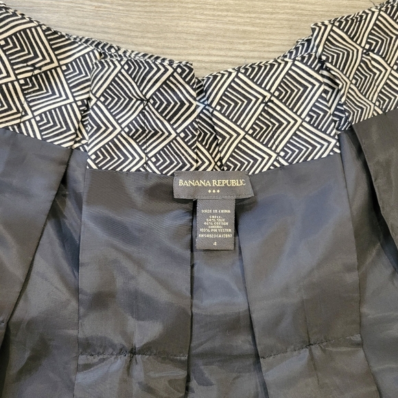 Banana Republic Factory Silk Gray Patterned Women's Skirt Size 4 - Picture 8 of 9